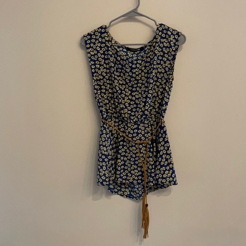 Blue floral top